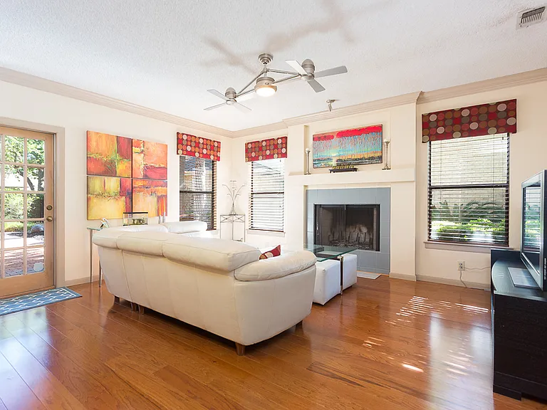 1722 Eagle Mdw — Photo 8