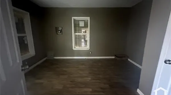 3 bed, 1200 sqft, $1,200 — Photo 2