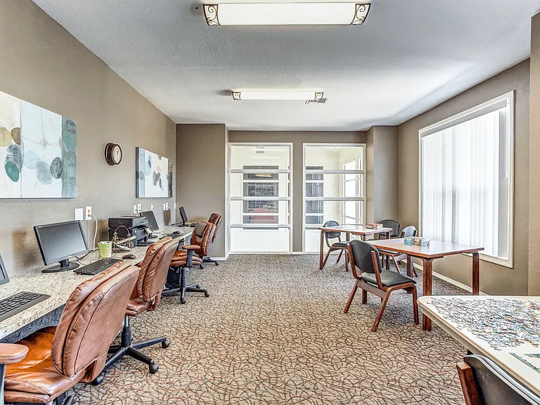 Lexington Club at Vero — Photo 20