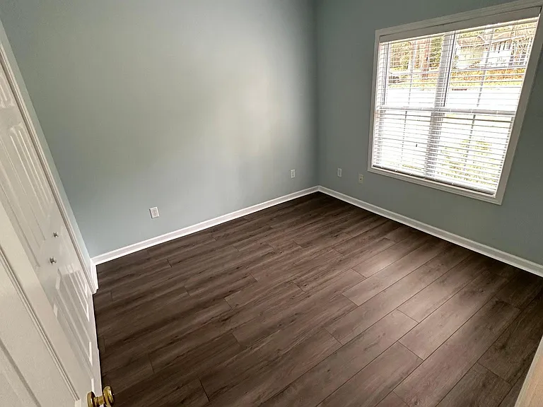 537 Bonham Ave — Photo 8