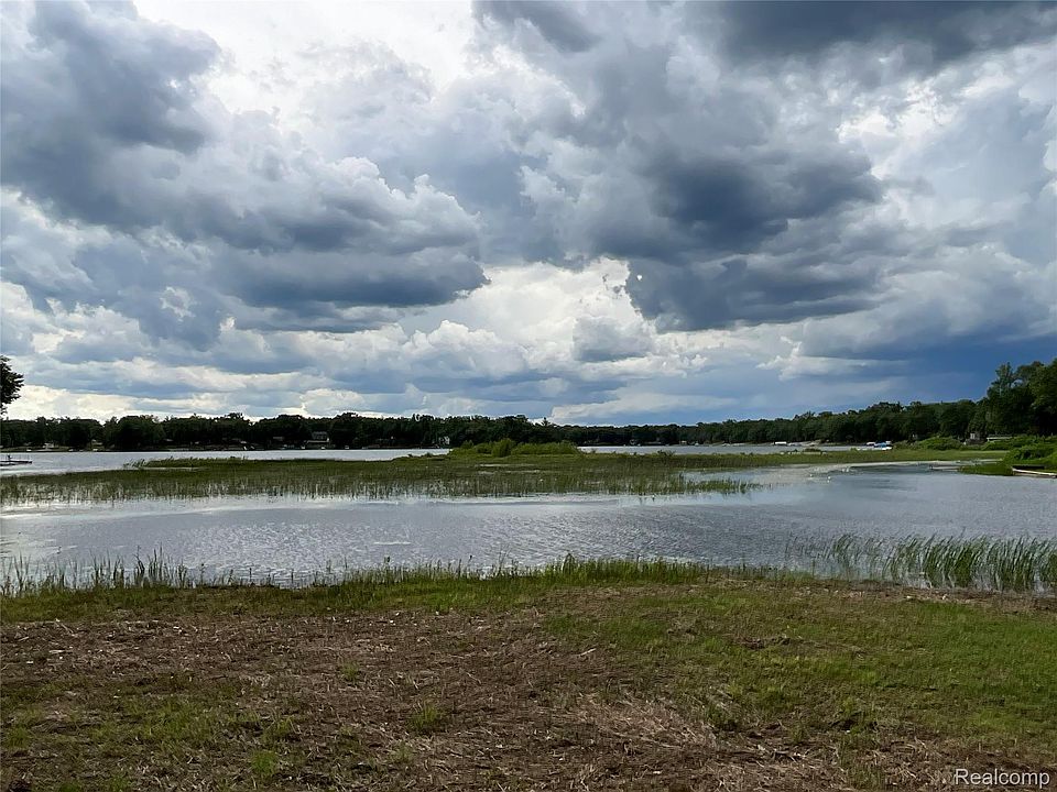 1st image of 2192 Lake Rd