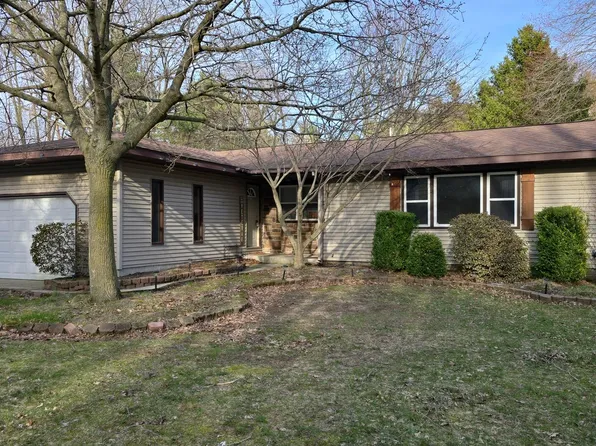 6340 Quarterline Rd, Spring Lake, MI 49456