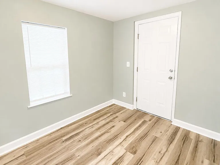 1103 Colonial Ave — Photo 13