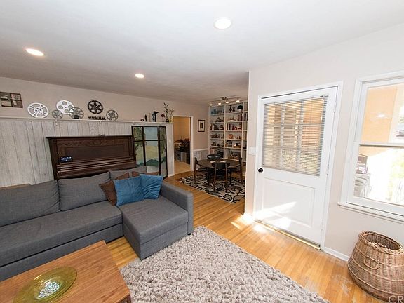 3rd image of 5249 Comercio Ave