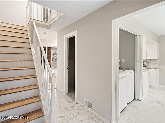 4th image of 74 Fieldcrest Way