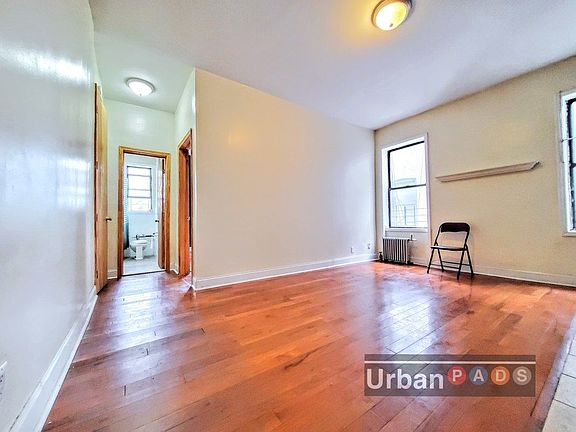 3rd image of 1030 Park Pl #7E