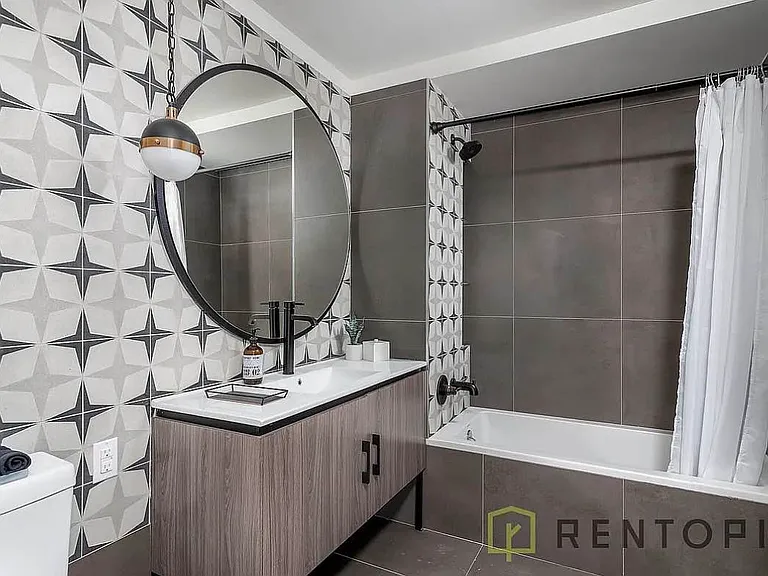 338 Evergreen Ave #422 — Photo 3