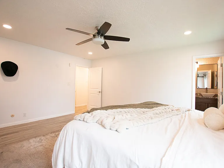 9514 Avenida Del Oso NE — Photo 35