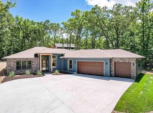 1026 Muirfield Dr, Sunrise Beach, MO 65079