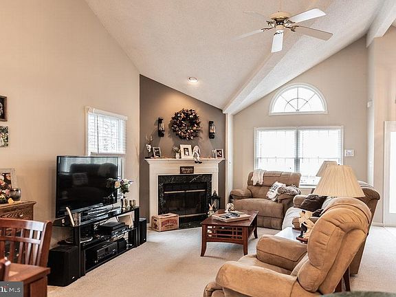 5th image of 77 White Horse Dr