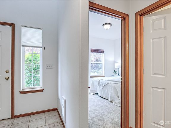 4th image of 10625 Kingston Meadow Circle NE