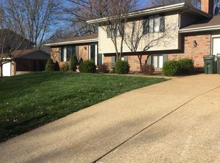 521 Westpark Dr, Columbia, IL 62236