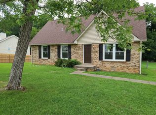 323 Mills Dr, Clarksville, TN 37042