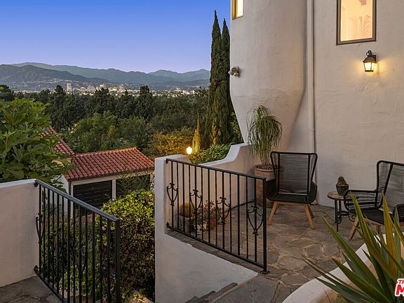 4th image of 3700 Arbolada Rd