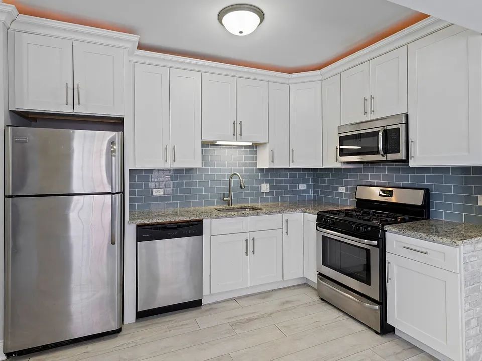 15 N Vail Ave #208-V