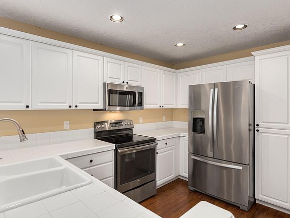 2nd image of 1447 NE Glen Ellen Dr
