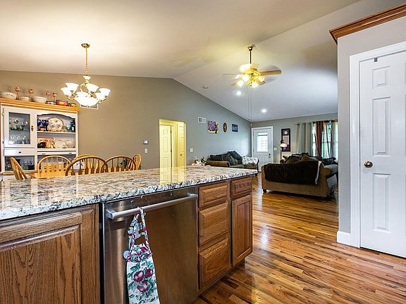 5th image of 8883 Hickory Hollow Ct