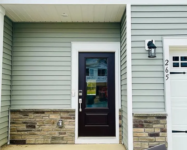 265 Hank Way — Photo 2