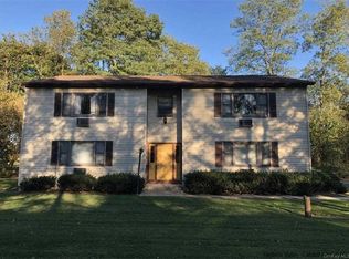 188 River Rd APT C, Wallkill, NY 12589