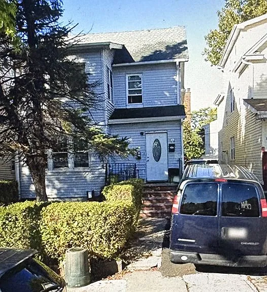 19 Cottage Pl #2 — Photo 1