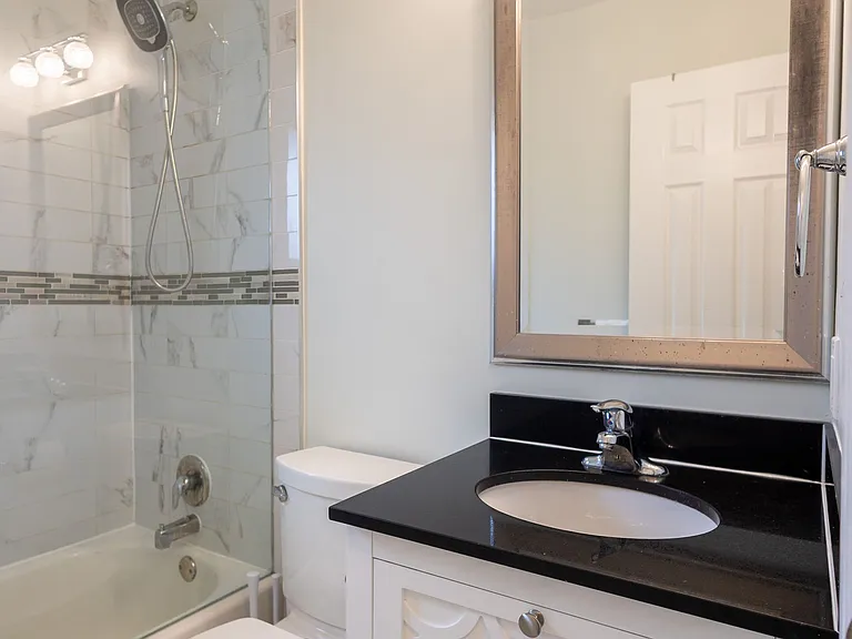 1343 Islington Ave — Photo 11