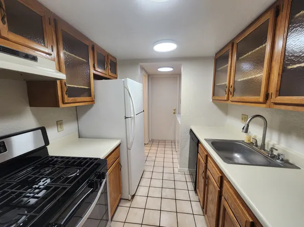 8420 Chambers Ct NE APT B, Albuquerque, NM 87111