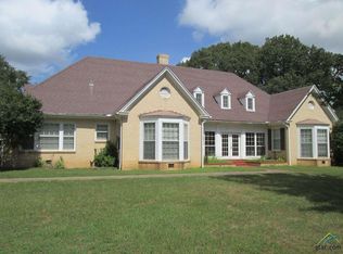 25519 Country Club Rd, Gladewater, TX 75647