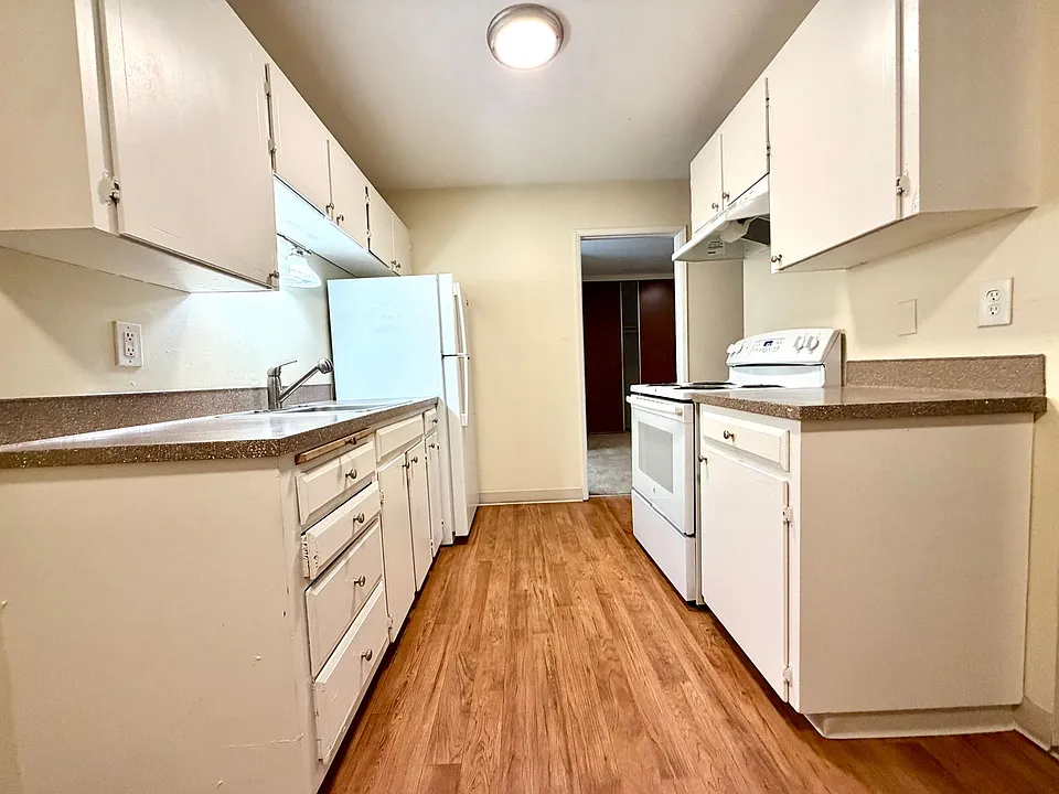 Sweetbriar Apartments