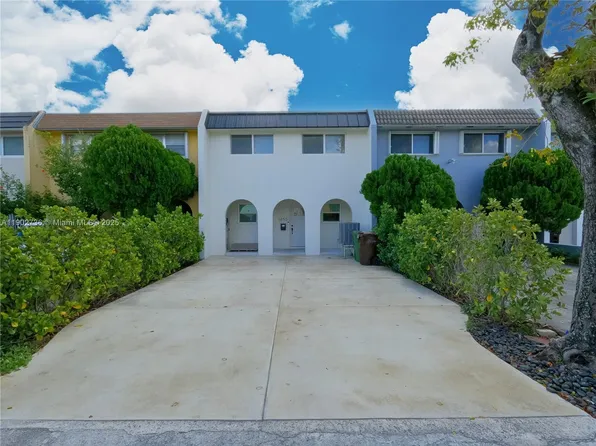 6855 W 2nd Ln, Hialeah, FL 33014