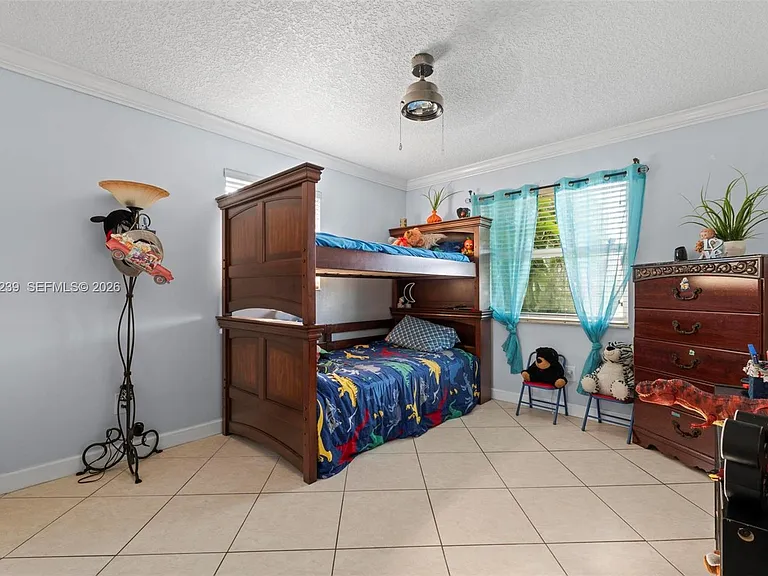 14012 SW 38th Ter — Photo 31