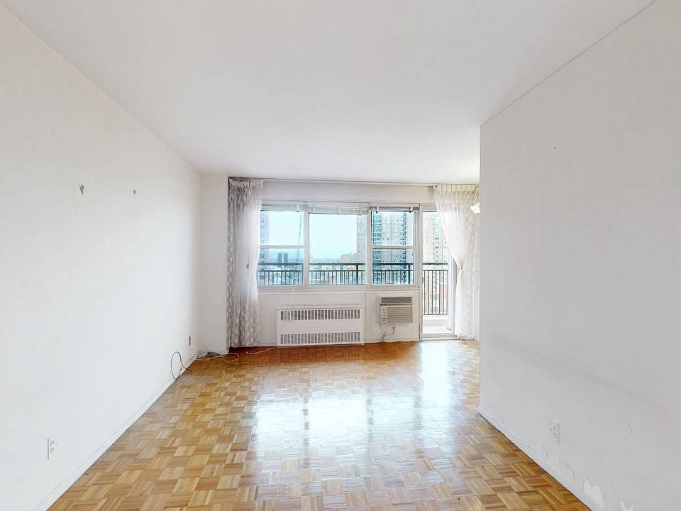 1st image of 2935 W 5th St APT 13A