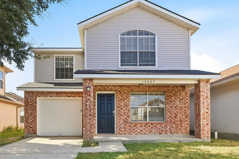 3 bed, 2.5 bath, 1362 sqft, $1,665 — Photo 1