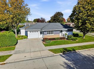 1354 N 16th STREET, Manitowoc, WI 54220