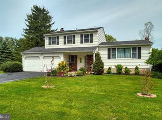 10 Barbara Ln, Titusville, NJ 08560