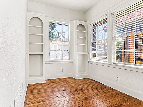 3rd image of 4515 Swiss Ave APT 7