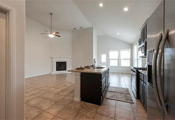 4th image of 600 Dunster Ln
