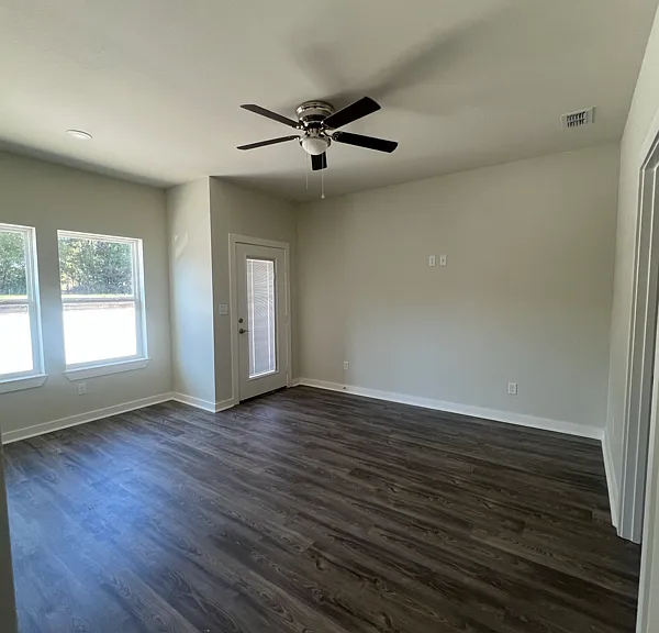 2602 Seaton St — Photo 1