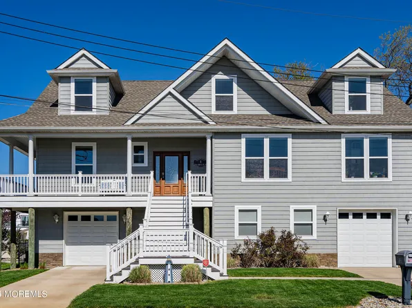 8 Bay Breeze Drive W, Toms River, NJ 08753