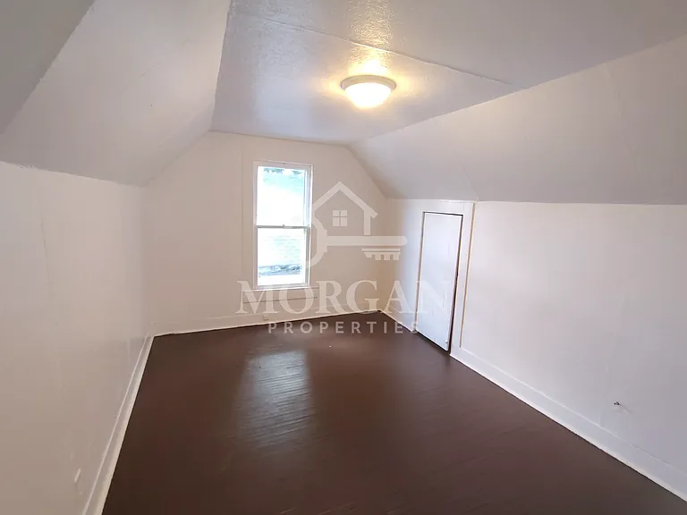 1213 W 3rd St — Photo 8