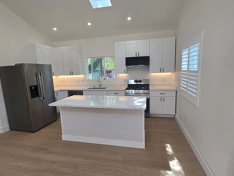 10051 Starr Rd #B — Photo 2