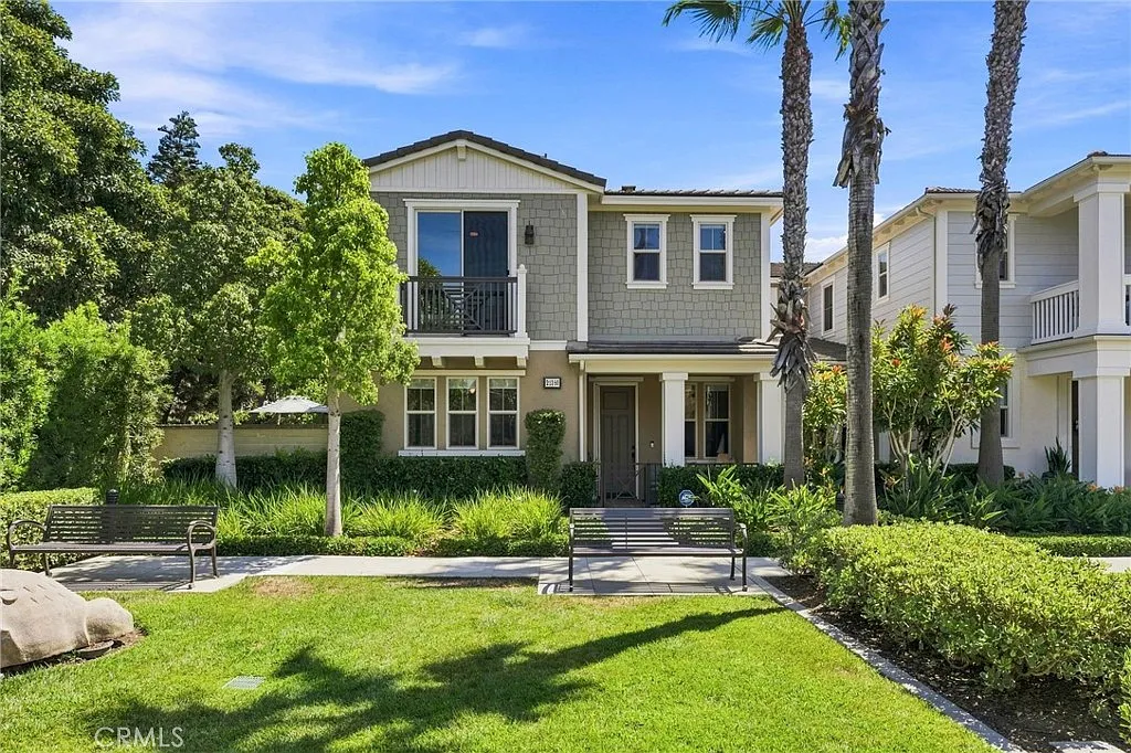 3 bed, 2.5 bath, 1875 sqft, $5,950 — Photo 1
