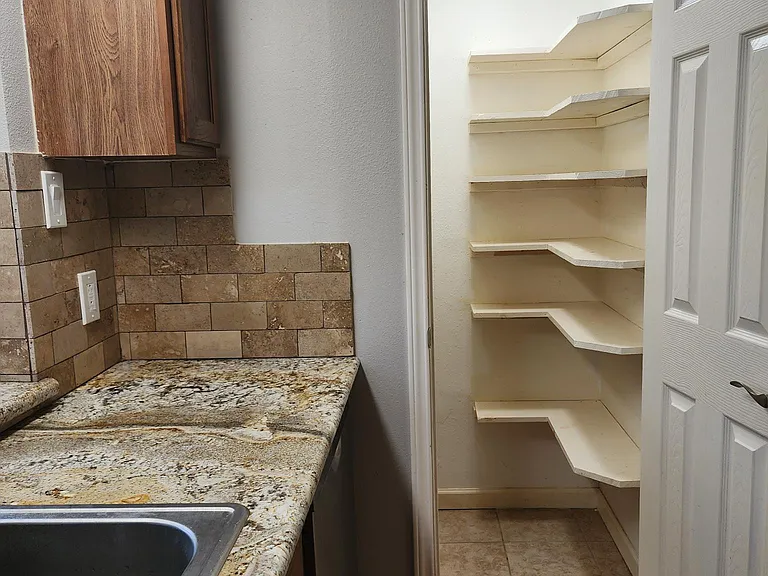 15906 Long Neck Dr — Photo 17