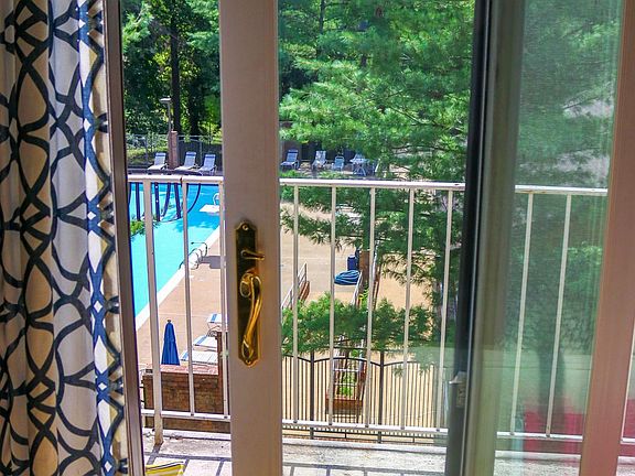 5th image of 3139 Hawthorne Dr NE #3139