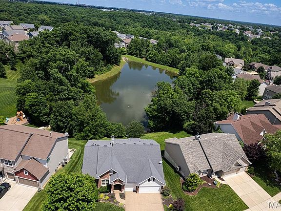 3rd image of 165 Carlton Point Dr
