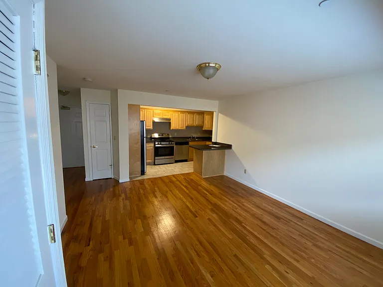 Rutgers Court Apartments — Photo 21