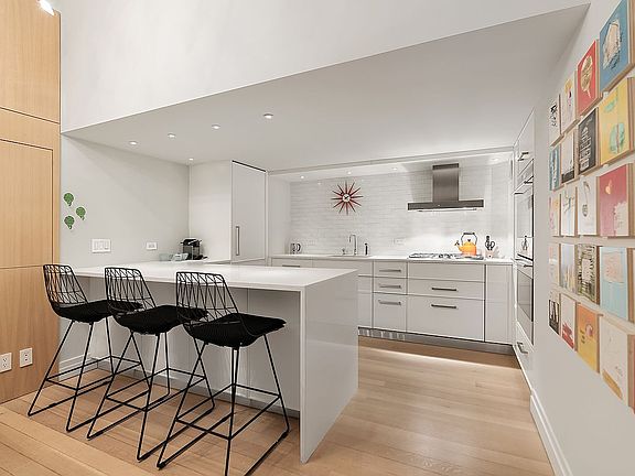 2nd image of 421 Hudson St APT 520
