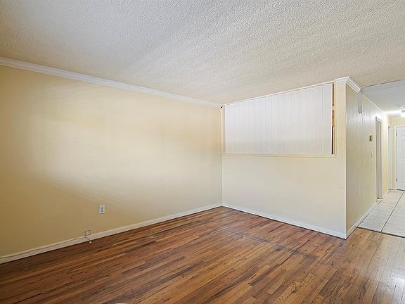 5th image of 320 Lakeview St APT 221