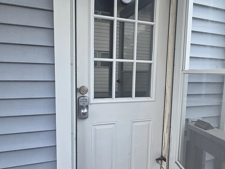 1310 Monmouth Ave #2 — Photo 3