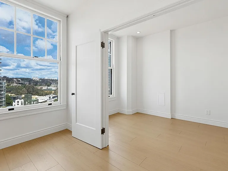 702 Ash St #702 — Photo 11
