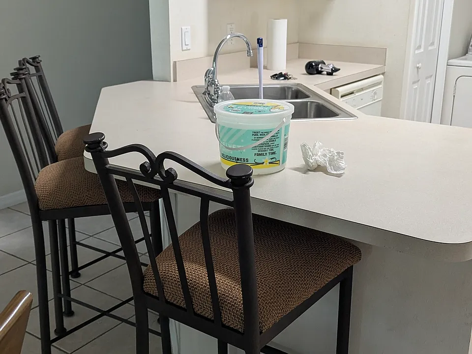 New listingkitchwn today, includes furnished and utilities!